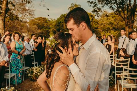 BEIJO NA TESTA DA NOIVA'