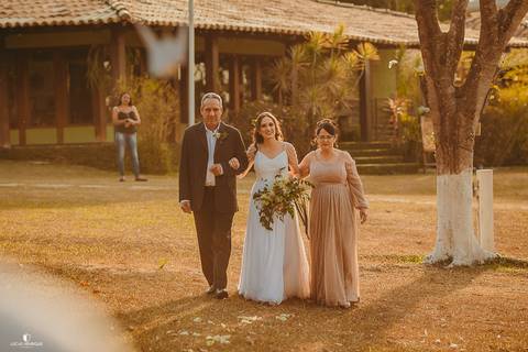 ENTRADA DA NOIVA COM OS PAES'