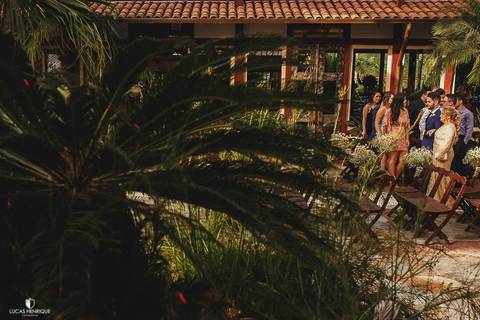 FOTO CRIATIVA NOIVO CHEGANDO AO ALTAR'