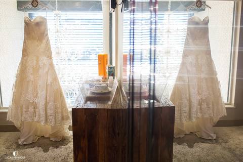 FOTO DECORAÇÃO DO VESTIDO DA NOIVA NO MAKING OF'