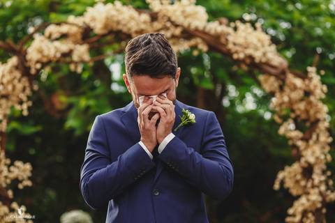 NOIVO CHORANDO  MUITO AO VER A ENTRADA DA NOIVA'