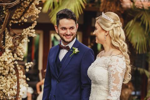 NOIVO FELIZ EM SEU CASAMENTO'