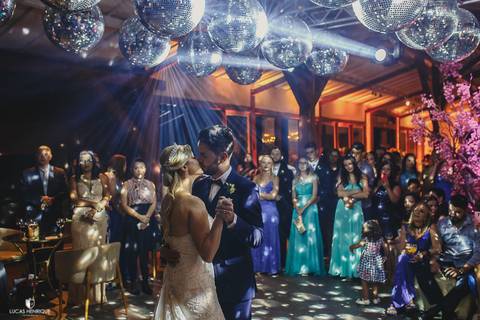 VALSA DOS NOIVOS APOS O CASAMENTO'