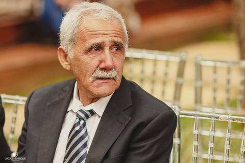 VÔ DA NOIVA SE EMOCIONA AO VER A NETA SE CASAMENTO'