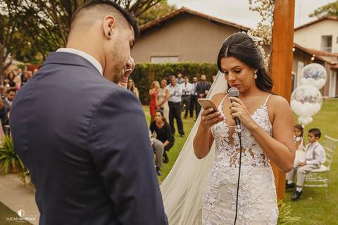 NOIVO CHORANDO DURANTE SEU CASAMENTO EM BELO HORZINTE'