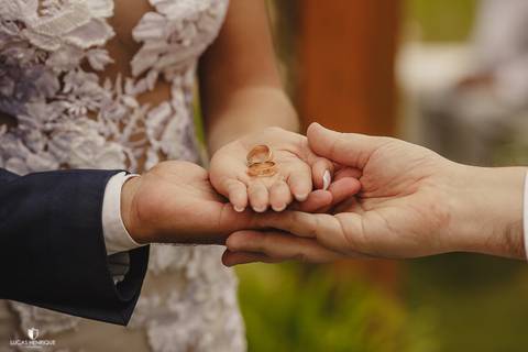 FOTO BENÇÃO DAS ALIANÇAS NO CASAMENTO'