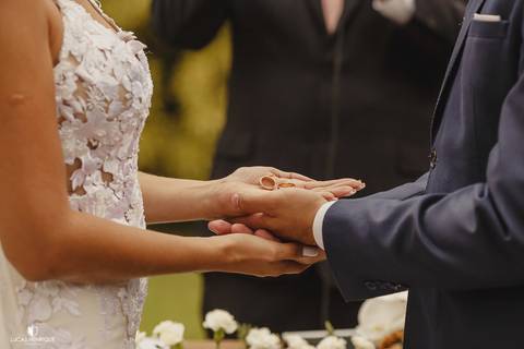 FOTO BENÇÃO DAS ALIANÇAS NO CASAMENTO'