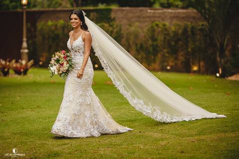 NOIVA ENCONTRANDO SEU PAI PARA ENTRADA DE CASAMENTO'