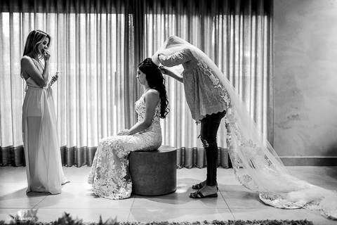 FOTOS DO AJUSTE DO VESTIDO NO MAKING OF DA NOIVA'