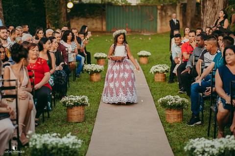 ENTRADA DA DANINHA COM CESTINHA'