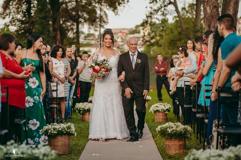 FOTOS DA ENTRADA DA NOIVA NO BUFFET KARLA DINIZ'