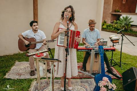 FOTOS DA AQUILA CANTANDO EM CASAMENTO'