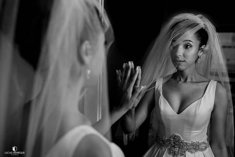 FOTOS CRIATIVAS DA NOIVA NO ESPELHO -  MAKING OF DA NOIVA'