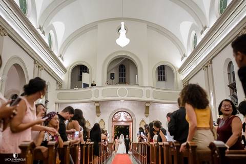 FOTOS DA ENTRADA DA NOIVA NO CASAMENTO - Capela do Colégio Sagrado Coração de Jesus - Belo Horizonte/MG'