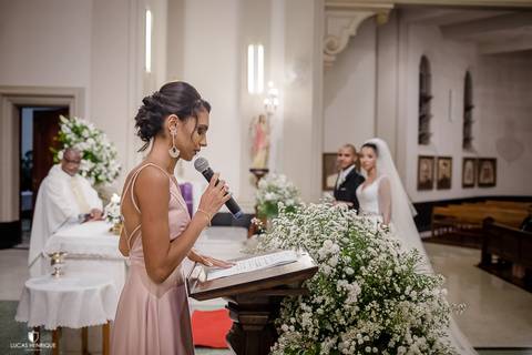 FOTOS DOS NOIVO SORRINDO NO CASAMENTO EM BELO HORIZONTE/MG'