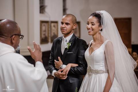 FOTOS DOS NOIVO SORRINDO NO CASAMENTO EM BELO HORIZONTE/MG'