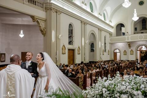 FOTOS DOS NOIVO SORRINDO NO CASAMENTO EM BELO HORIZONTE/MG'