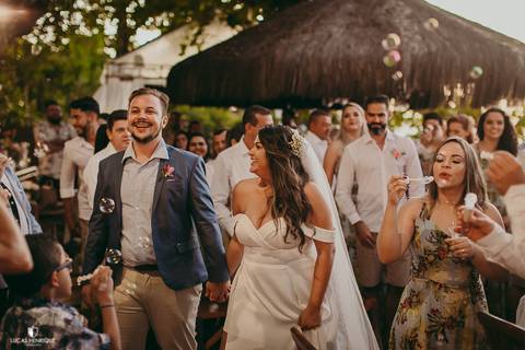BOLINHAS DE SABÃO EM CASAMENTO DE DIA NO RIO DE JANEIRO'
