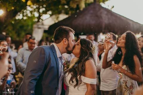 BOLINHAS DE SABÃO EM CASAMENTO DE DIA NO RIO DE JANEIRO'