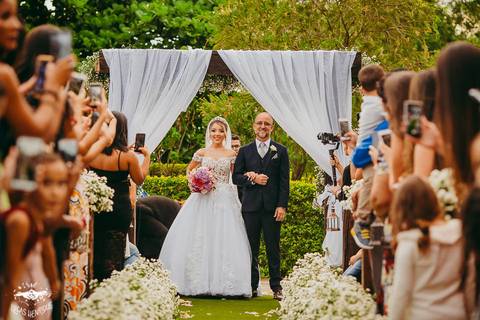 ENTRADA DA NOIVA NO CASAMENTO - SITIO EM IBIRITE'