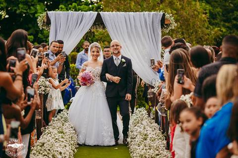 ENTRADA DA NOIVA NO CASAMENTO - SITIO EM IBIRITE'