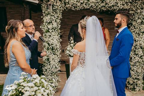 NOIVA AGRADECENDO OS PAIS EMOCIONADO NO CASAMENTO'