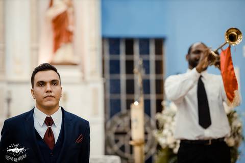 FOTOS DO NOIVO NA IGREJA MATRIZ DE IBIRITE'