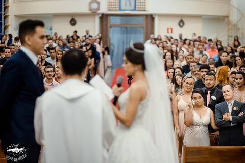 FOTOS DE CASAMENTO NA PAROQUIA NOSSA SENHORA DAS GRAÇAS EM IBIRITE'