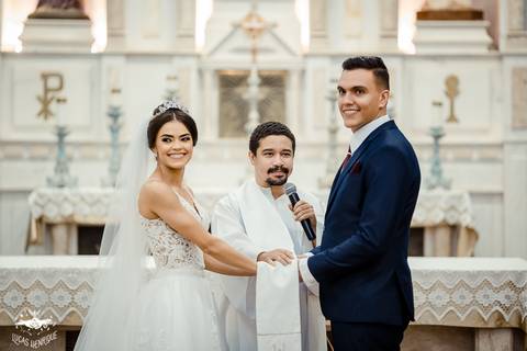 FOTOS DE CASAMENTO NA PAROQUIA NOSSA SENHORA DAS GRAÇAS EM IBIRITE'