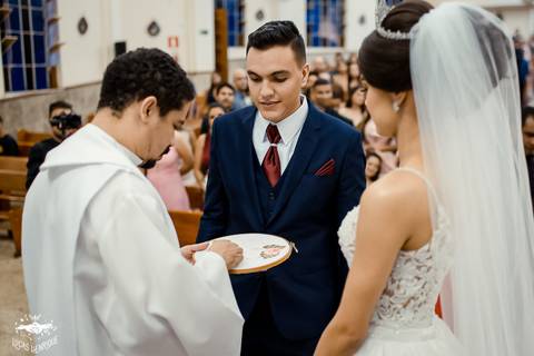 FOTOS DA ENTRADA DAS DAS ALIANÇAS NA MATRIZ DE IBIRITE'