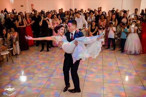 FOTOS DE VALSA DE CASAMENTO  NO BUFFET DA FABRICA NO BARREIRO EM BELO HORIZONTE'