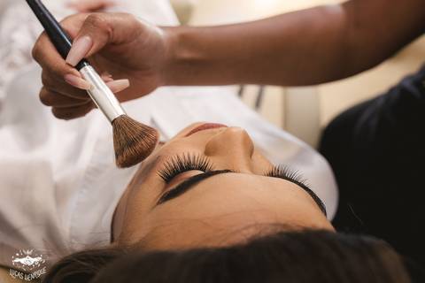 FOTOS DE MAKING OF DA NOIVA NO ESPAÇO ANA FERNANDA MAKE UP EM IBIRITE'