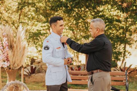 fotos making of noivo bombeiro casamento de dia'