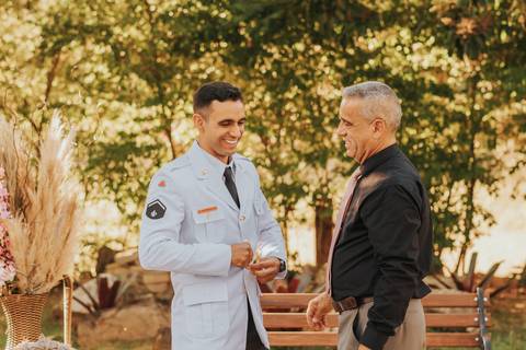 fotos making of noivo bombeiro casamento de dia'