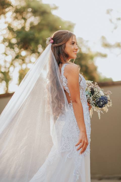 fotos noiva com vestido no casamento de dia'