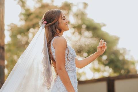 fotos noiva com vestido no casamento de dia'