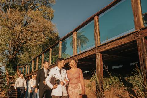 entrada noivo casamento militar de dia'