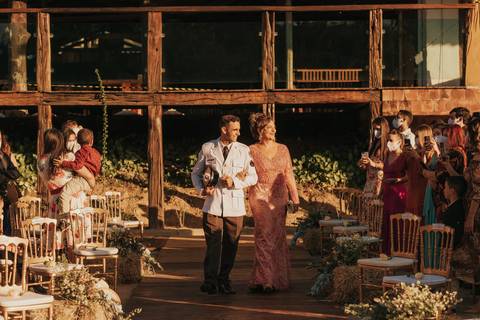 entrada noivo casamento militar de dia'