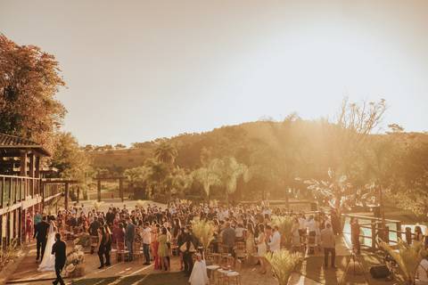 entrada da noiva casamento de dia'