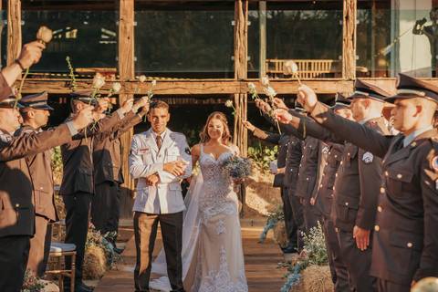 casamento de dia com honra militar'