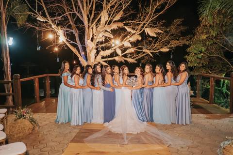 fotos criativas com padrinhos no casamento'