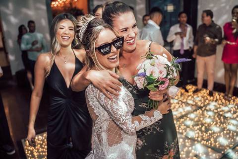 NOIVA JOGANDO BUQUE CASAMENTO BH'