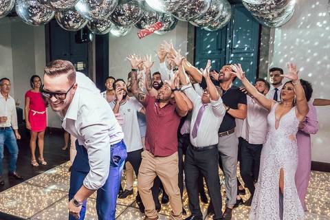 NOIVO JOGANDO UISQUE  CASAMENTO BH'