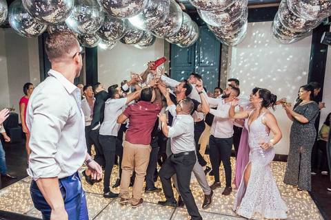 NOIVO JOGANDO UISQUE  CASAMENTO BH'