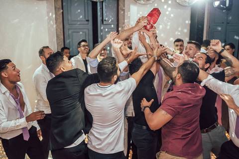 NOIVO JOGANDO UISQUE  CASAMENTO BH'