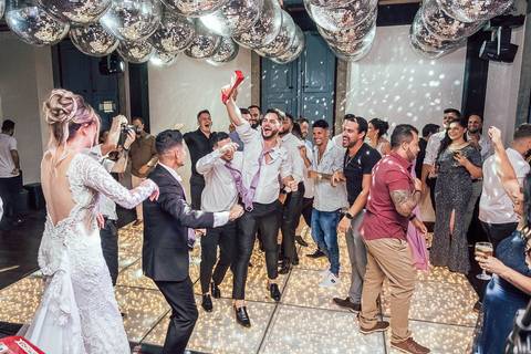 NOIVO JOGANDO UISQUE  CASAMENTO BH'