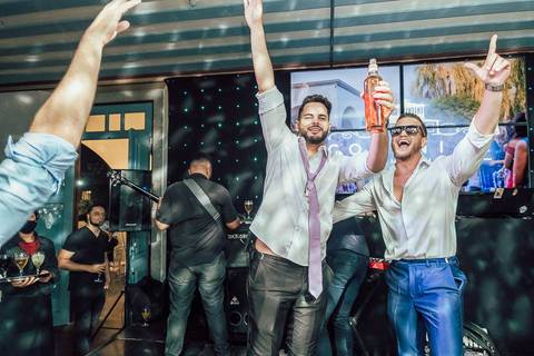 NOIVO JOGANDO UISQUE  CASAMENTO BH'