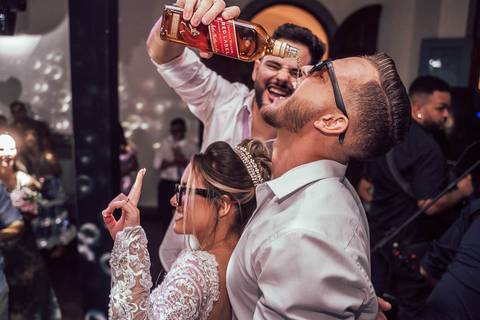 NOIVO JOGANDO UISQUE  CASAMENTO BH'
