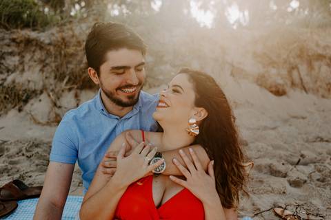 casal na praia piquenique ensaio prewedding casamento nordeste'