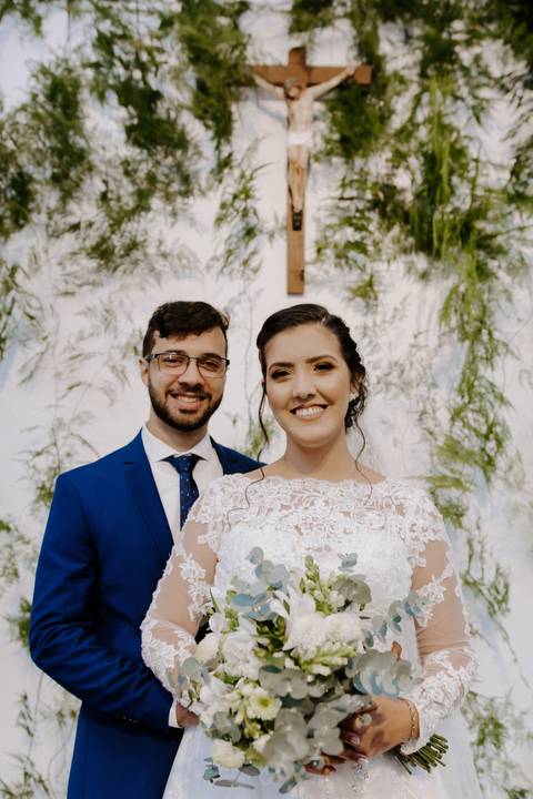 noivos católicos casamento simples na igreja'
